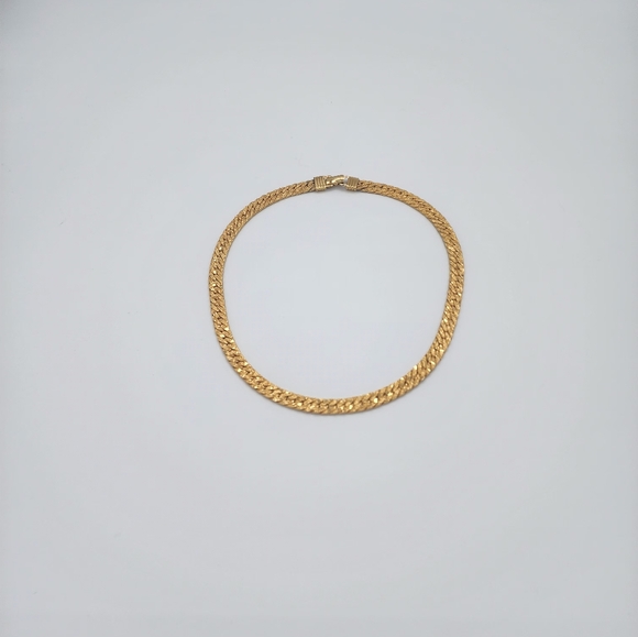 Elegant Gold Chocker Necklace - Picture 6 of 8